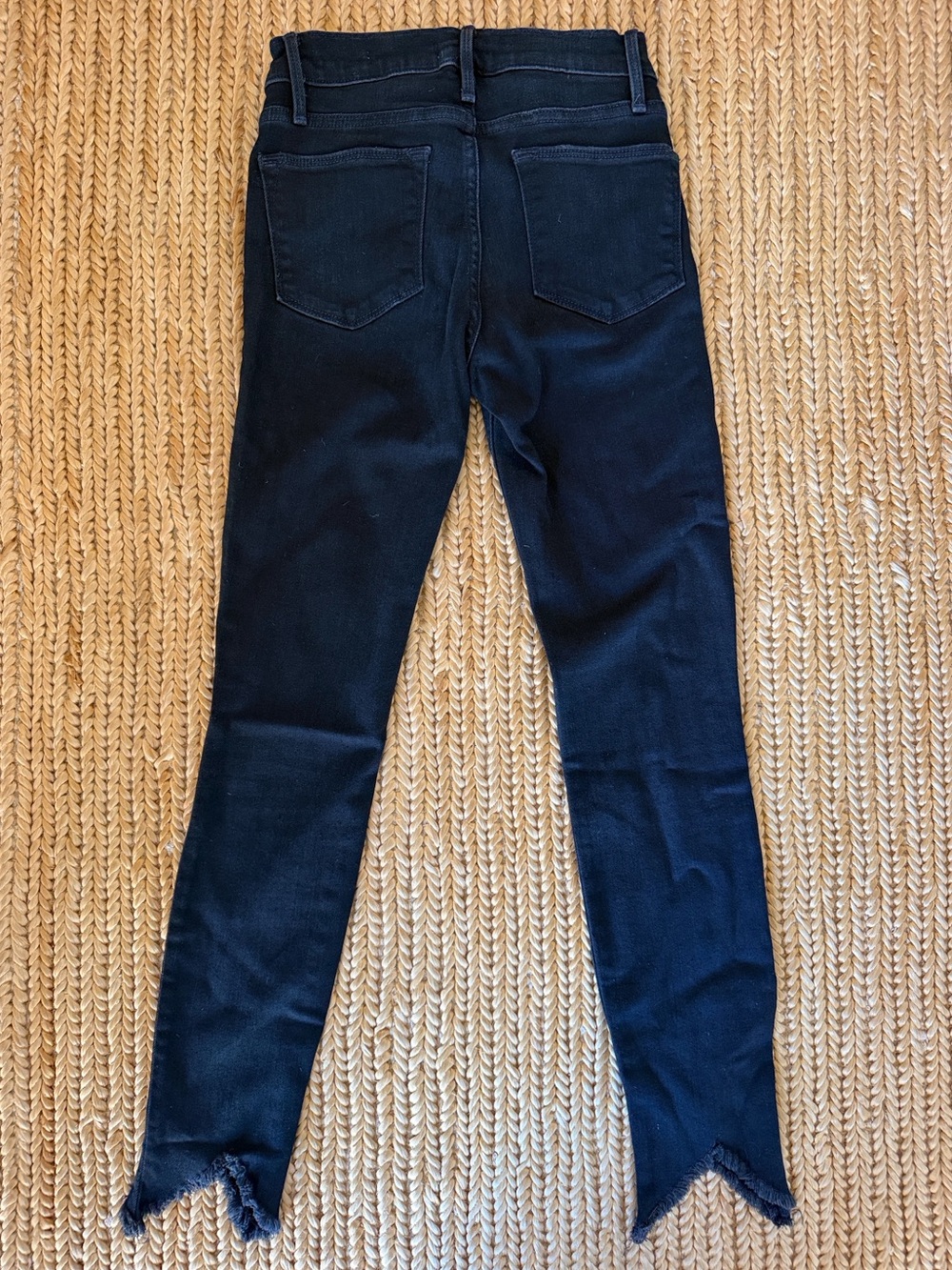 Frame Denim Le High Skinny Jeans in Dark Navy, Size 25